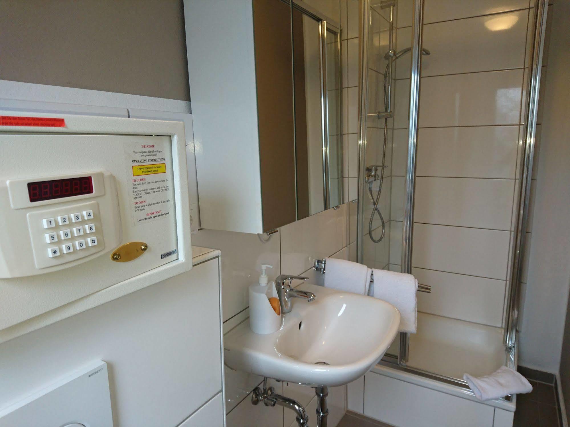 Budapester Hof Gaestehaus Hambourg Extérieur photo